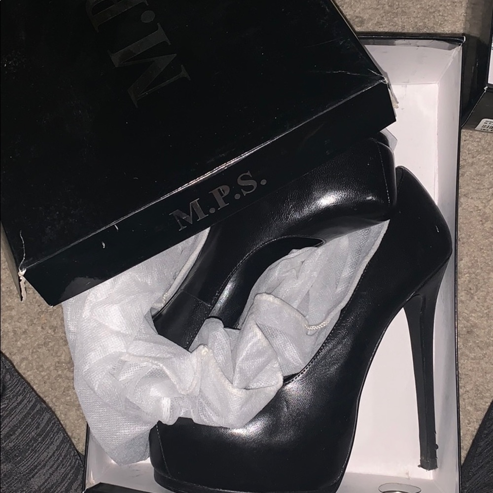Women’s shoes